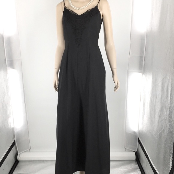 Jessica Howard Black Gown - Picture 4 of 10